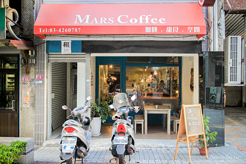 Mars Coffee 手沖咖啡、繽紛甜甜圈小鬆餅！