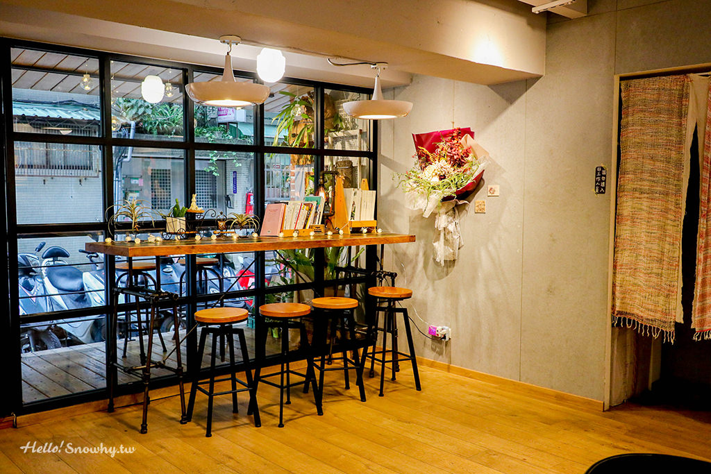 台北六張犁站,草泥Cafe,文藝咖啡廳,複合式選物店,台北咖啡廳,捷運站美食