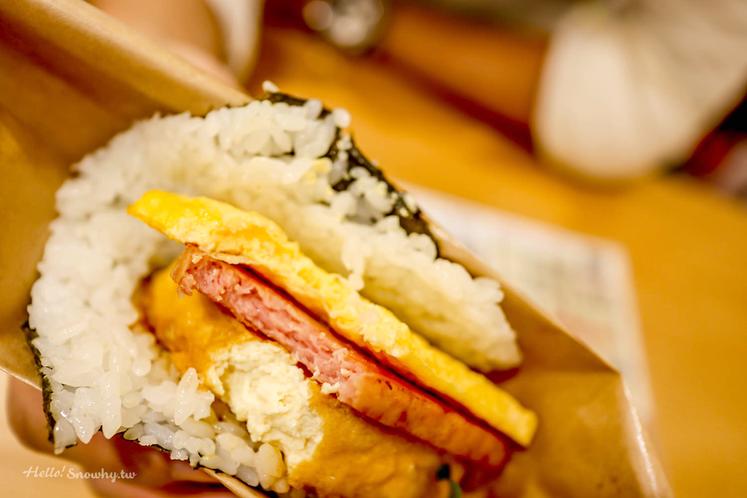 沖繩必吃美食,人氣豬肉蛋飯糰,豬肉蛋飯糰,那霸機場分店,沖繩必吃飯糰,排隊美食