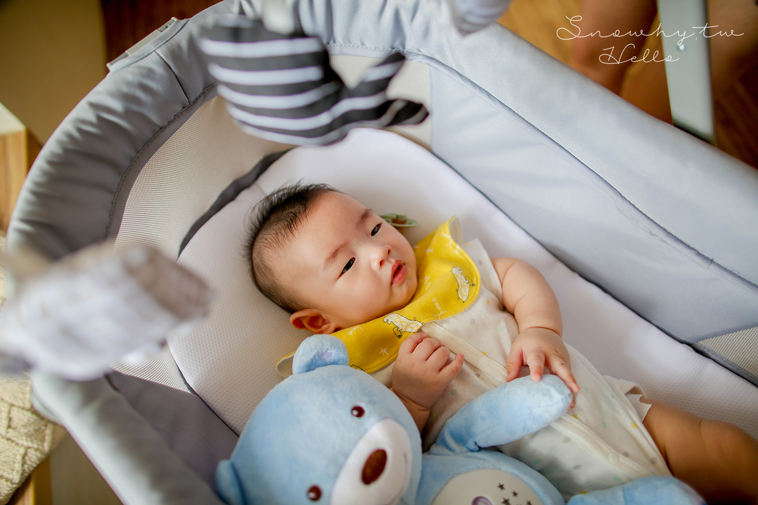 義大利 Chicco Baby Hug ,4合1餐椅,嬰兒安撫床,彩虹投射甜蜜晚安熊,育兒神器 嬰兒床,餐椅,寶寶餐椅,Baby Hug